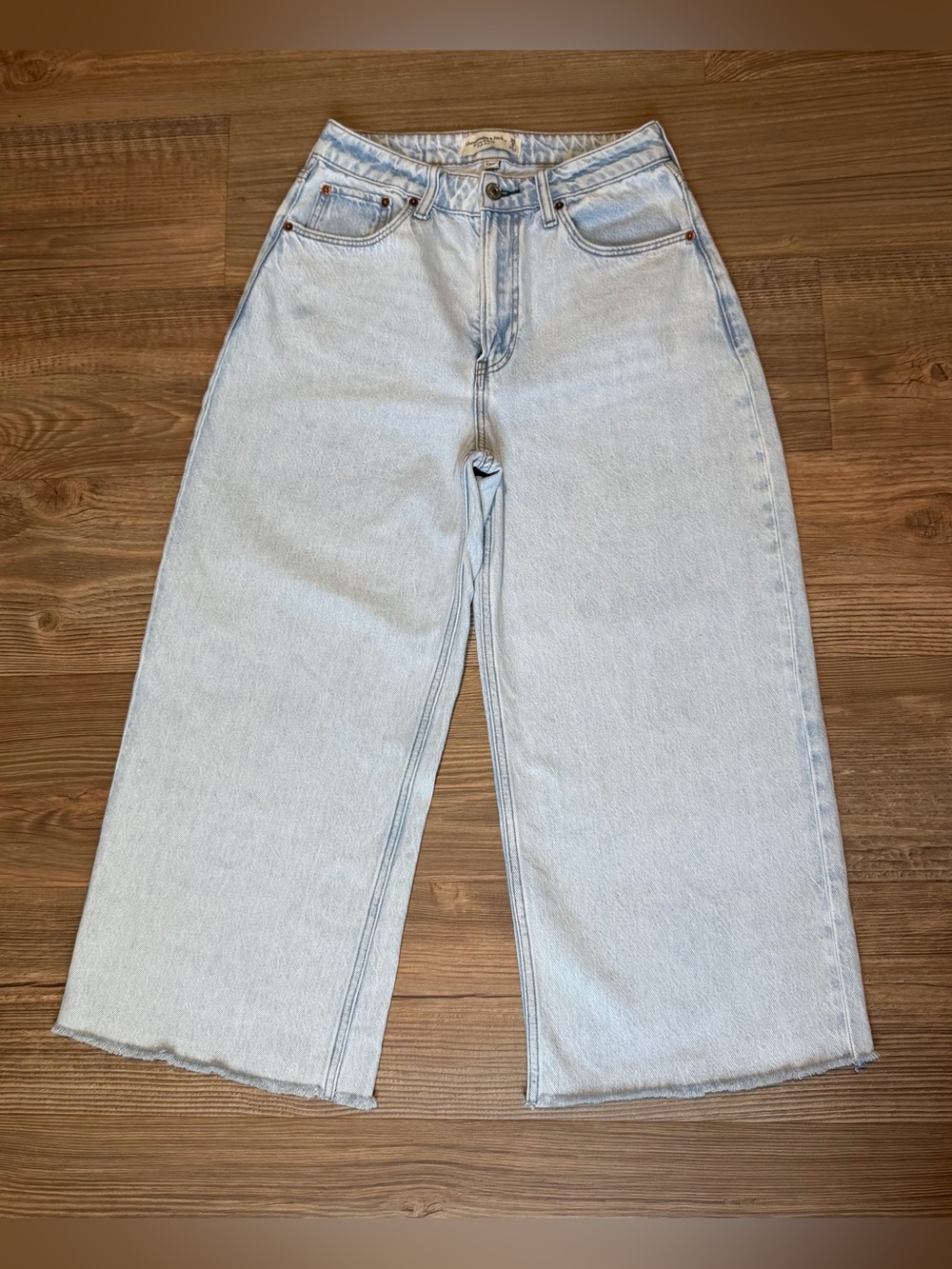 Abercrombie & Fitch The Crop Wide Leg High Rise Jeans